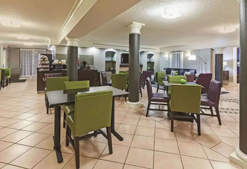 فندق Travelodge By Wyndham Houston Cyfair