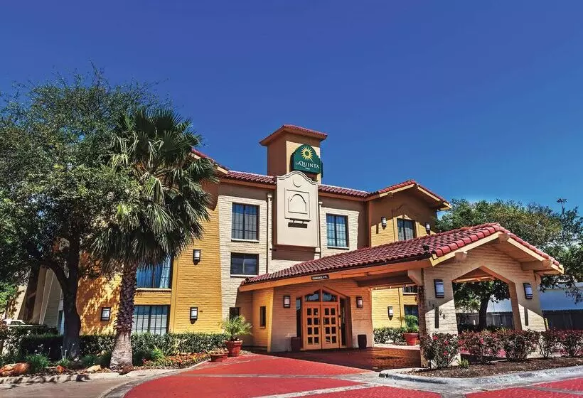 فندق Travelodge By Wyndham Houston Cyfair