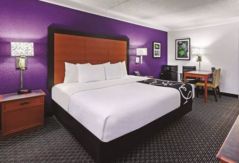فندق Travelodge By Wyndham Houston Cyfair