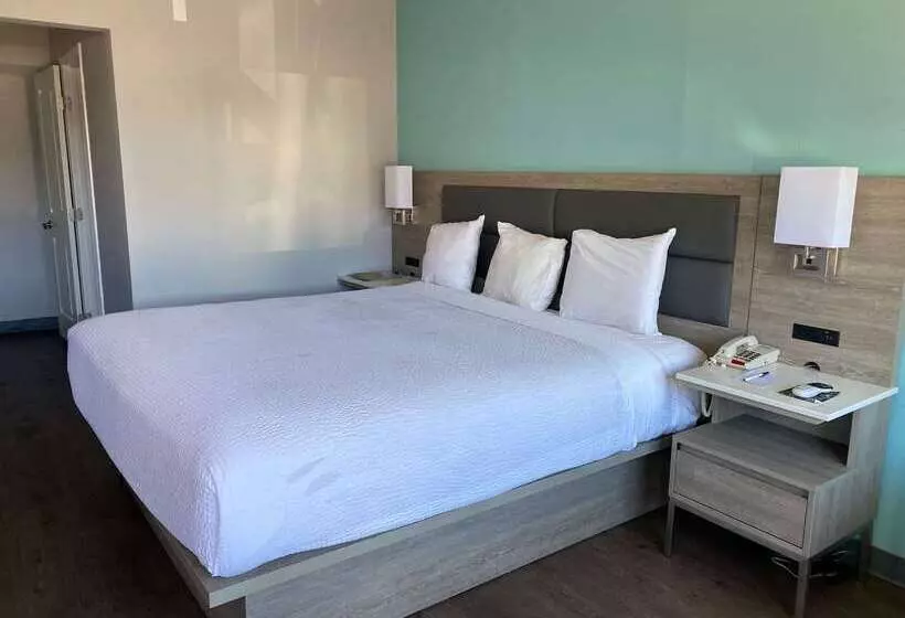 Szálloda Travelodge By Wyndham Lax