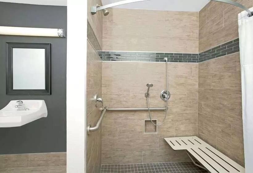 Szálloda Travelodge By Wyndham Lax