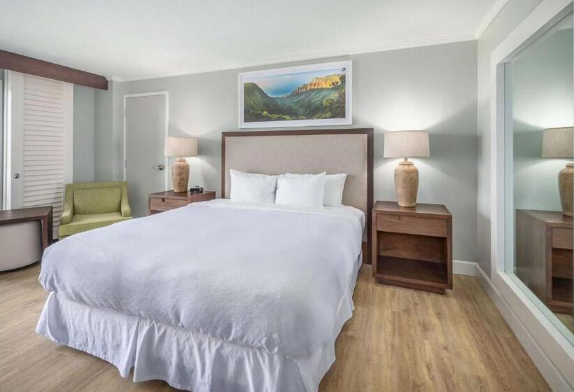 Outrigger Kauaʻi Beach Resort & Spa