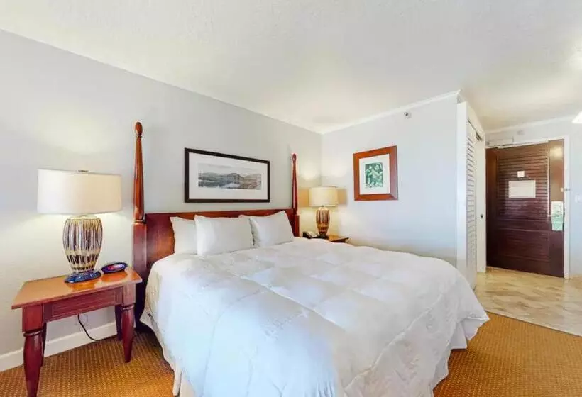 Outrigger Kauaʻi Beach Resort & Spa