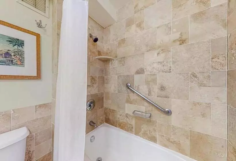 Outrigger Kauaʻi Beach Resort & Spa