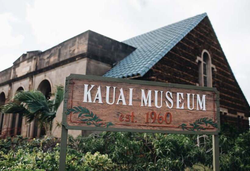 Outrigger Kauaʻi Beach Resort & Spa