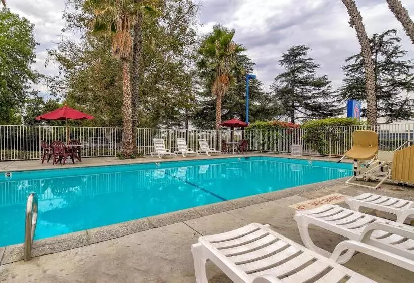 Motel 6arcadia, Ca  Los Angeles  Pasadena Area