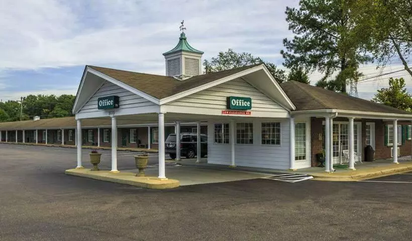 فندق Ambassador Inn