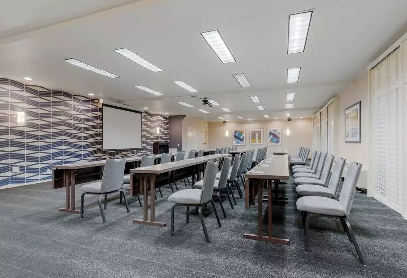 ホテル Best Western Plus Novato Oaks Inn