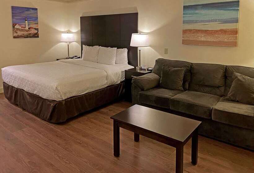 Clarion Hotel & Conference Center