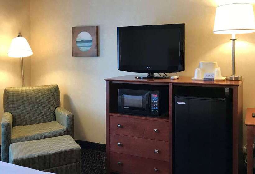 Clarion Hotel & Conference Center