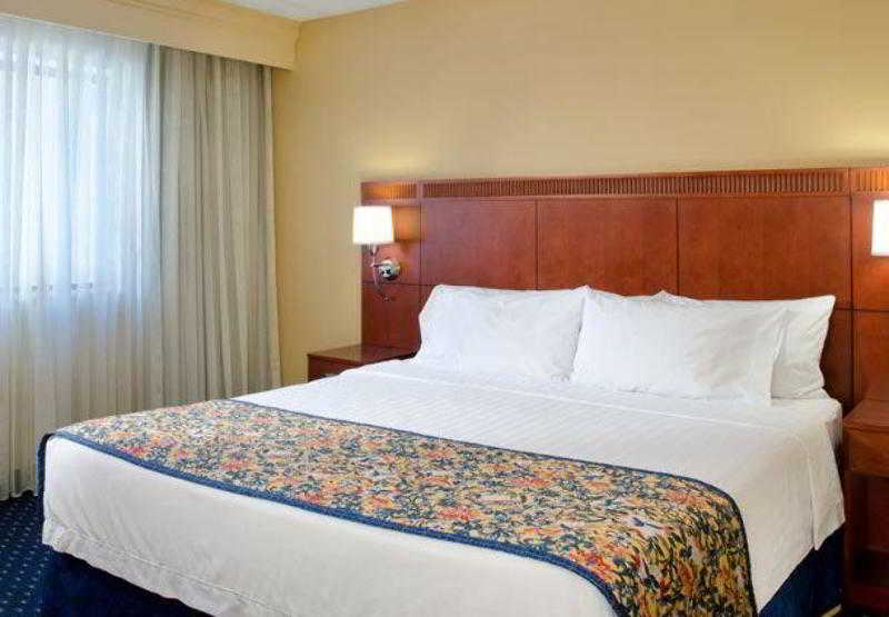 فندق Courtyard By Marriott Rockford