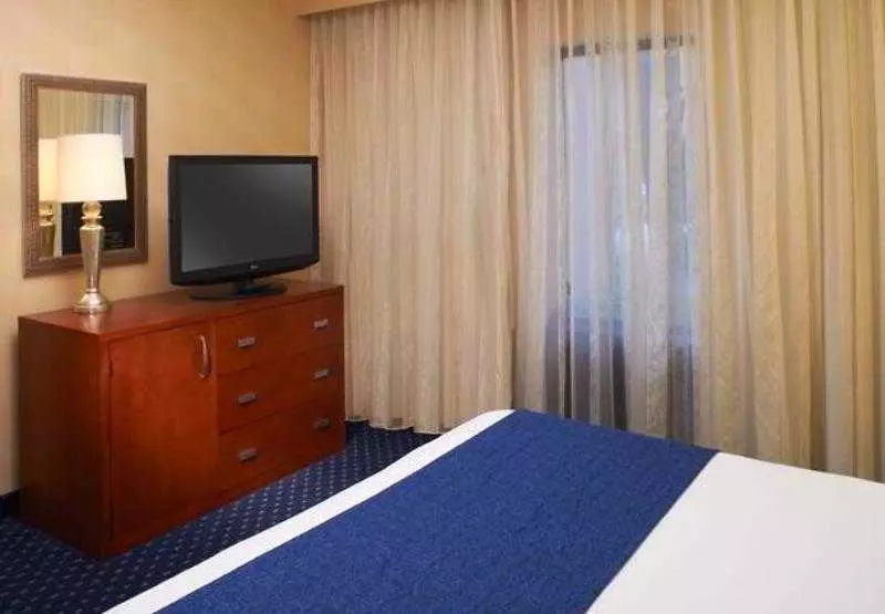 ホテル Courtyard By Marriott Rockford