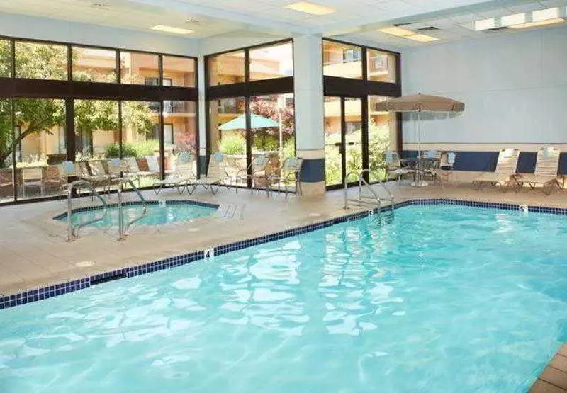 ホテル Courtyard By Marriott Rockford