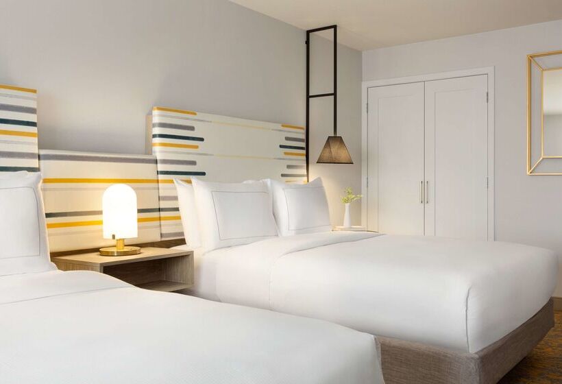 فندق Doubletree By Hilton Campbell  Pruneyard Plaza