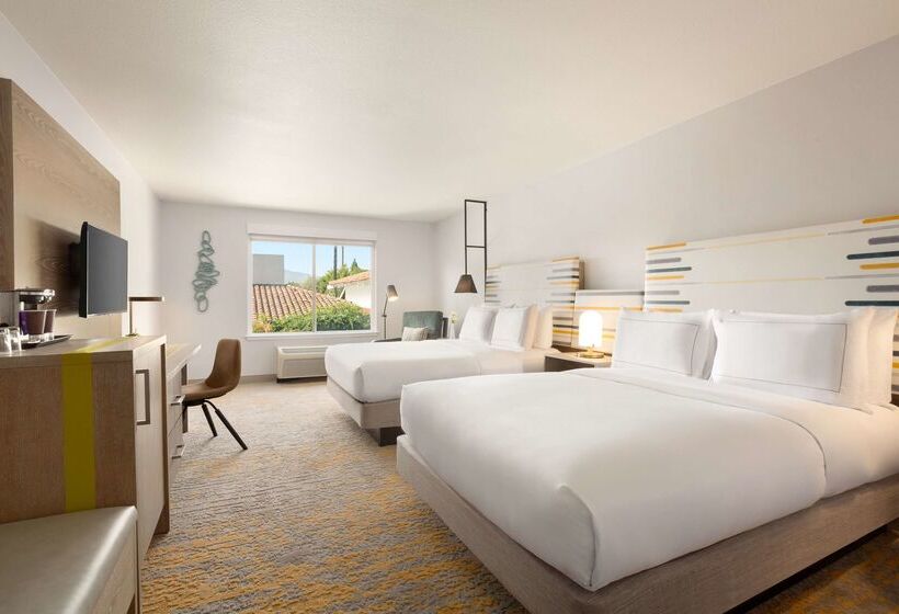 فندق Doubletree By Hilton Campbell  Pruneyard Plaza