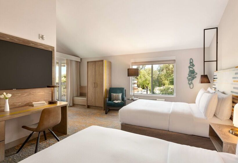 فندق Doubletree By Hilton Campbell  Pruneyard Plaza