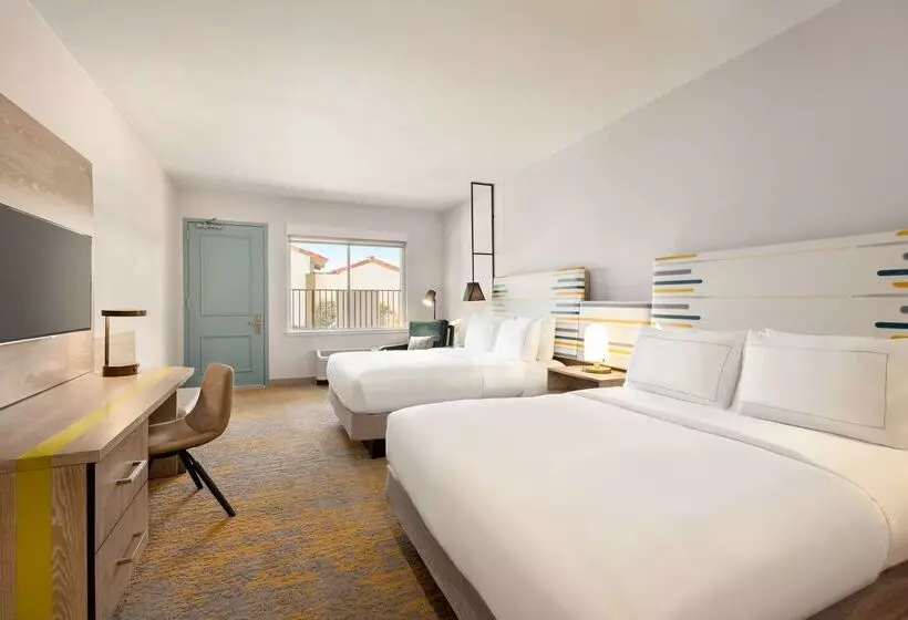 Szálloda Doubletree By Hilton Campbell  Pruneyard Plaza