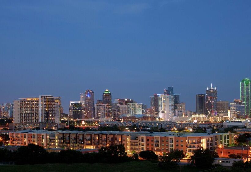 فندق Doubletree By Hilton Dallas   Market Center