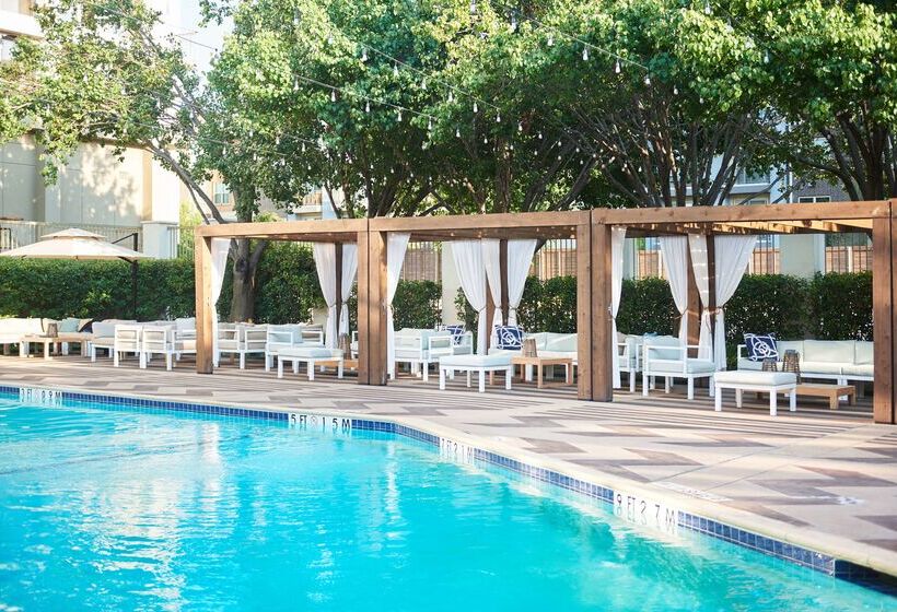 فندق Doubletree By Hilton Dallas   Market Center