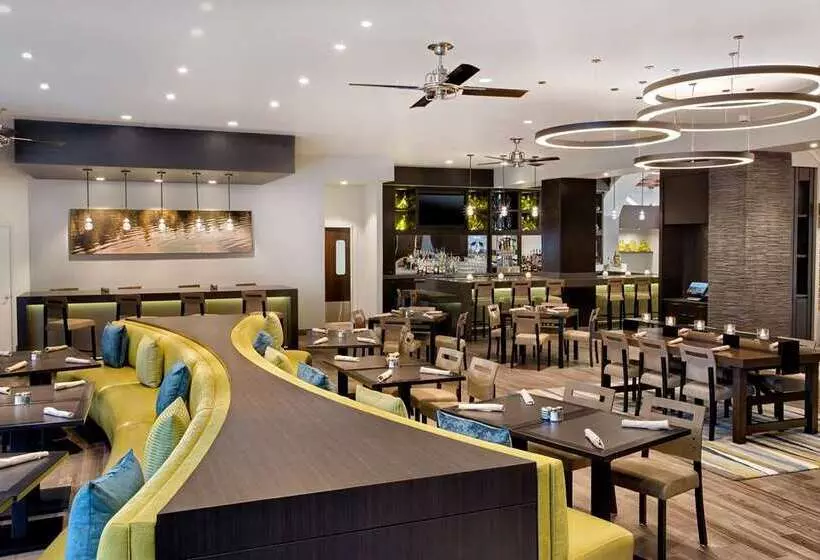 هتل Embassy Suites By Hilton Orlando International Dr Conv Ctr