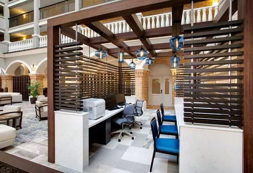 هتل Embassy Suites By Hilton Orlando International Dr Conv Ctr