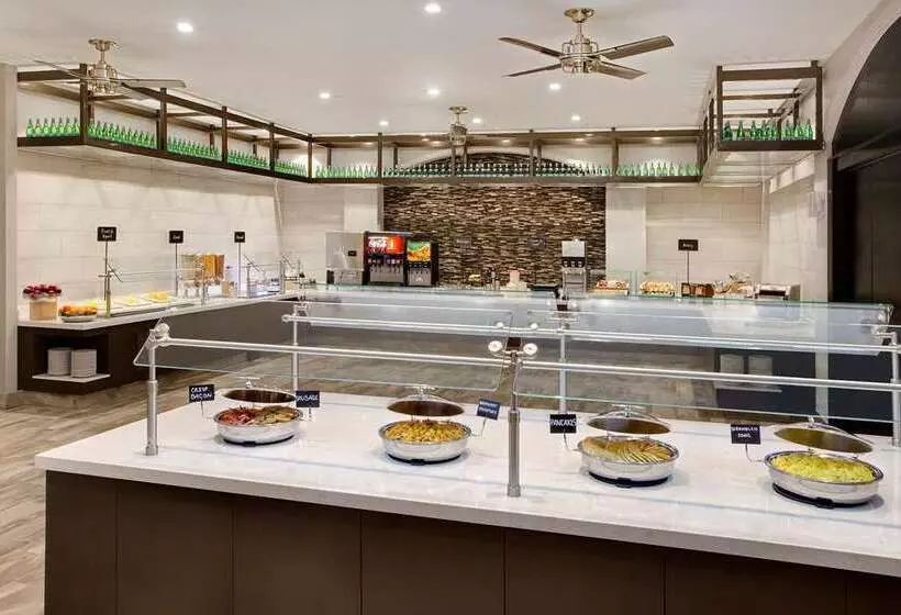 هتل Embassy Suites By Hilton Orlando International Dr Conv Ctr