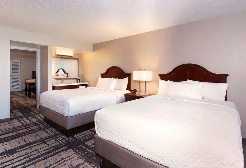 هتل Embassy Suites By Hilton Orlando International Dr Conv Ctr