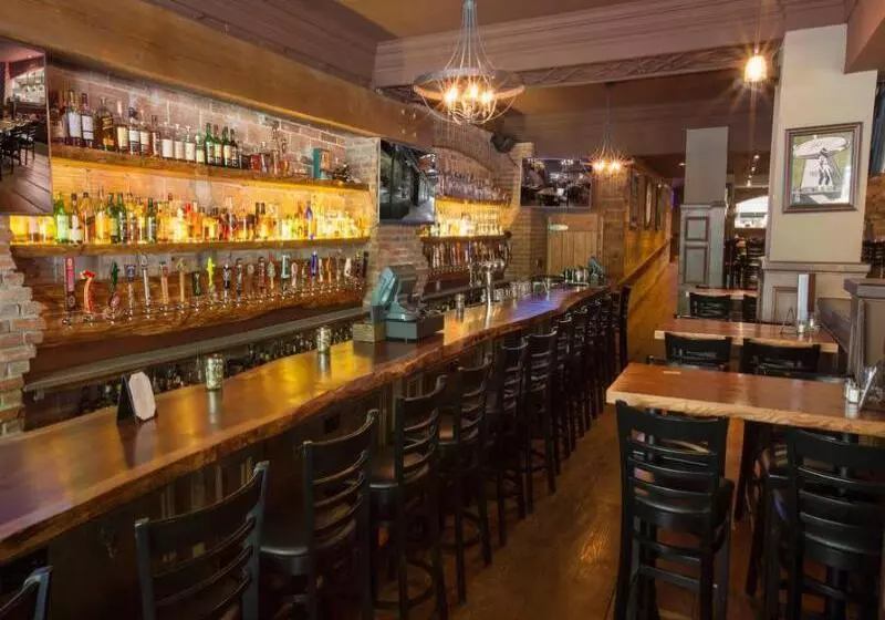 Executive Hotel Pacific