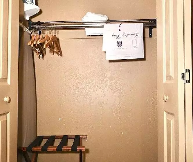 酒店 Fortune Inn & Suites