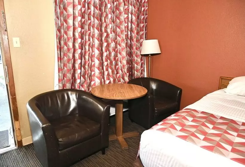 酒店 Fortune Inn & Suites