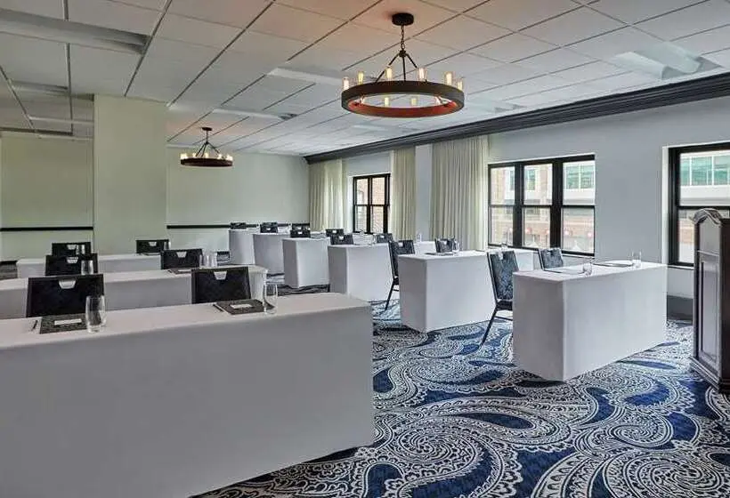 ホテル Graduate By Hilton Minneapolis