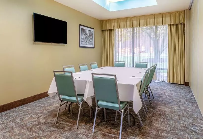 Отель Hampton Inn Manassas