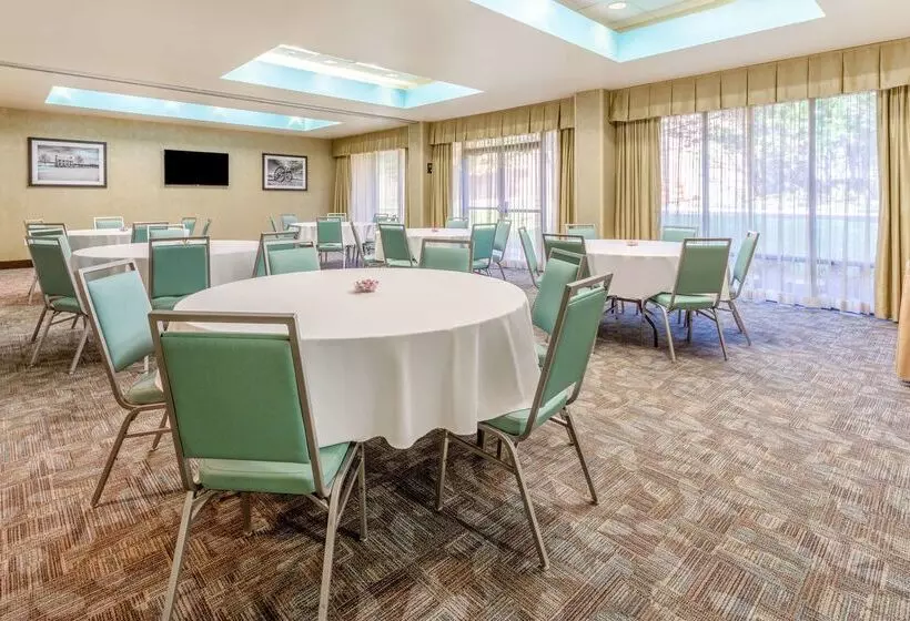 Отель Hampton Inn Manassas