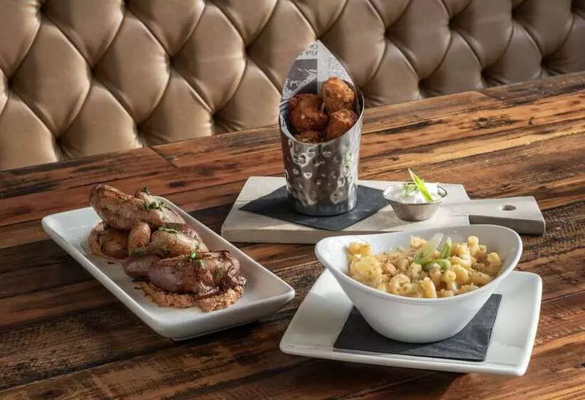 فندق Hilton Garden Inn Toledo Downtown