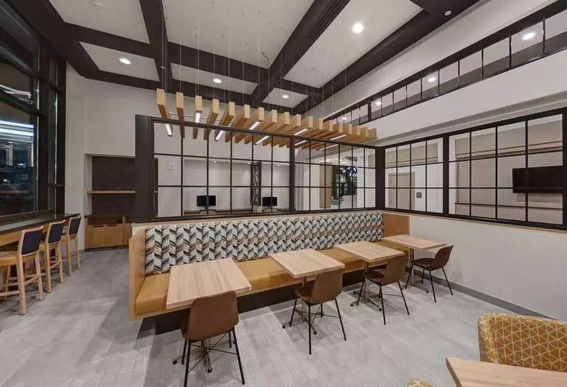 فندق Hilton Garden Inn Toledo Downtown