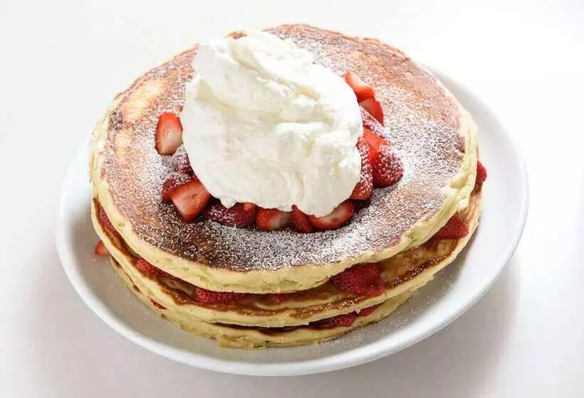 בית מלון כפרי Hilton Waikiki Beach Resort & Spa