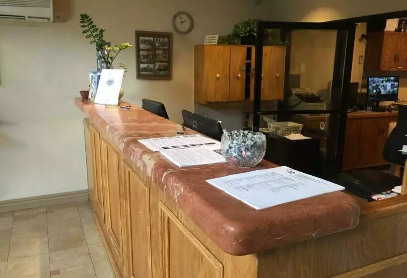 هتل Hollywood Orchid Suites