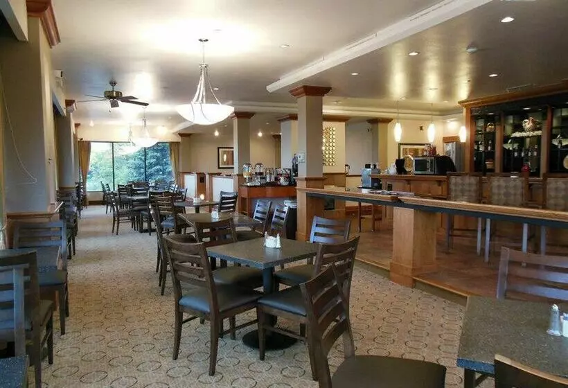 Best Western Plus Plaza Hotel