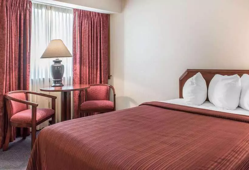 בית מלון כפרי Quality Inn