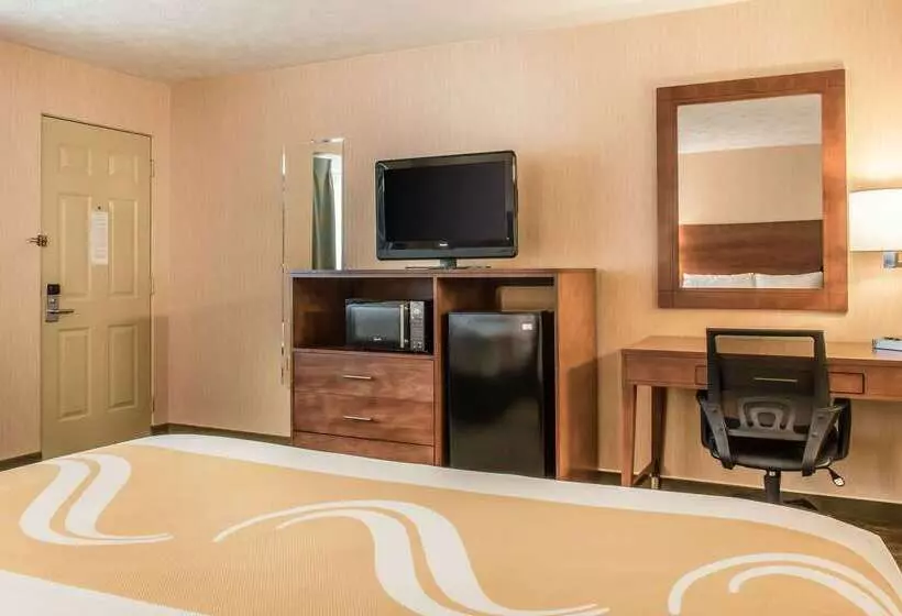 בית מלון כפרי Quality Inn