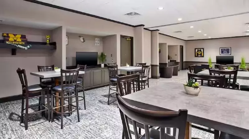 فندق Doubletree By Hilton Lansing