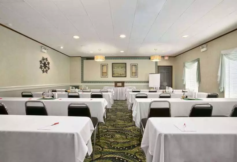 בית מלון כפרי Ramada By Wyndham Washington