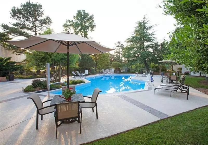 فندق Sheraton Chapel Hill