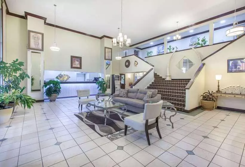 Hotel Super 8 By Wyndham Tyler Tx