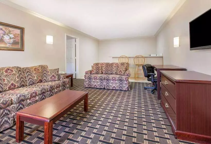 Hotel Super 8 By Wyndham Tyler Tx