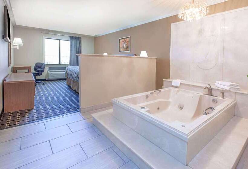 هتل Super 8 By Wyndham Tyler Tx