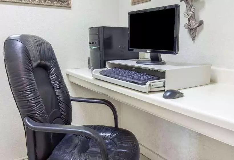 Hotel Super 8 By Wyndham Tyler Tx