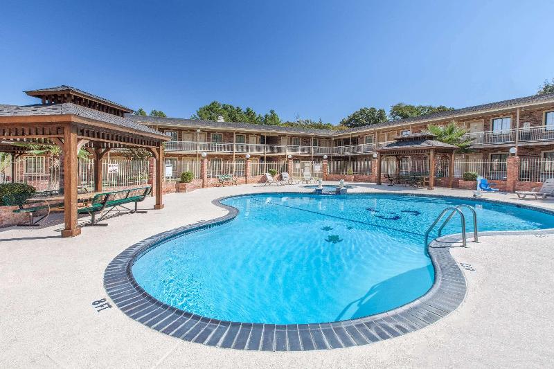 هتل Super 8 By Wyndham Tyler Tx