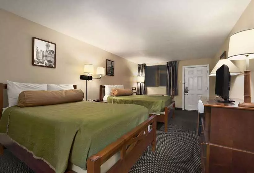 בית מלון כפרי Travelodge By Wyndham New Orleans Harvey