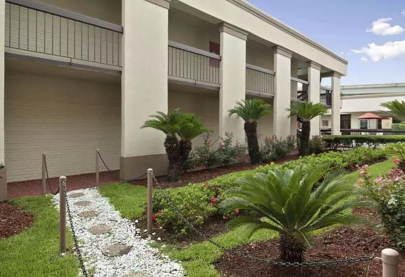 בית מלון כפרי Travelodge By Wyndham New Orleans Harvey